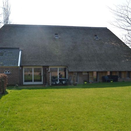 Staying In A Thatched Barn With Box Bed Beautiful View Region Achterhoek Geesteren  Esterno foto